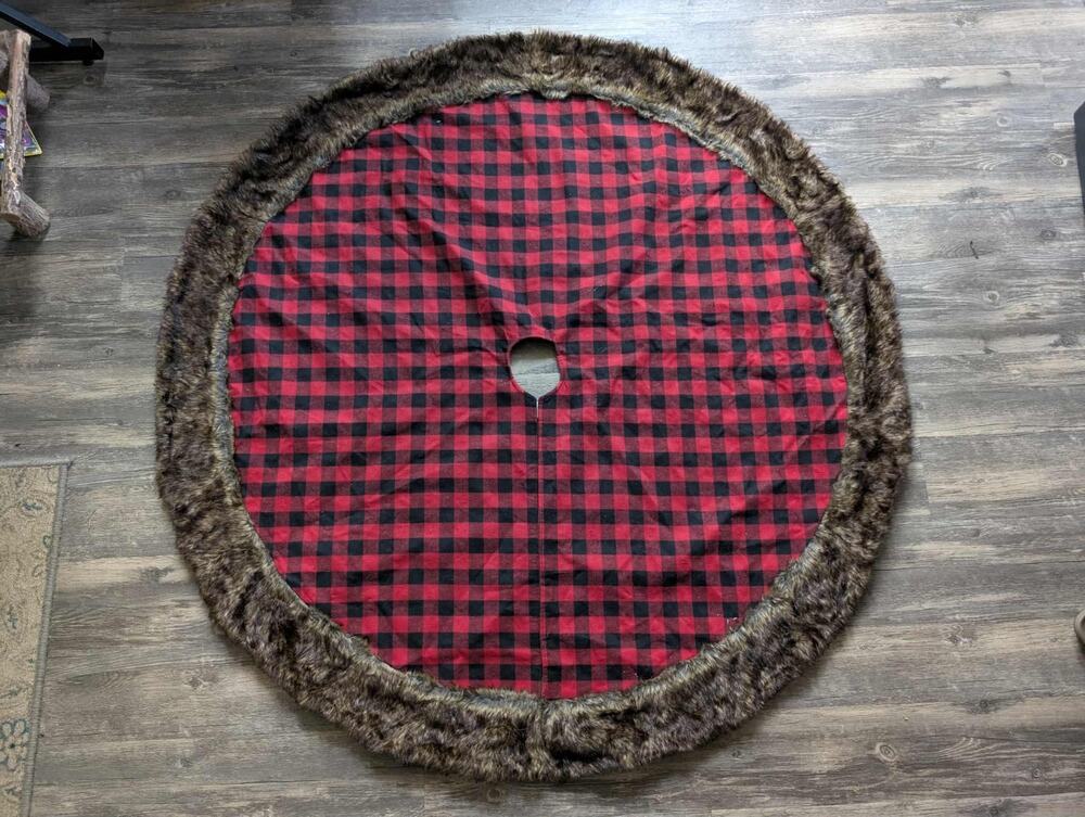 Black/Red Buffalo Plaid Premium Quality Christmas Tree Skirt Faux Fur 56"